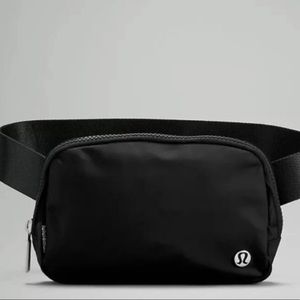 Lululemon Everywhere Belt Bag